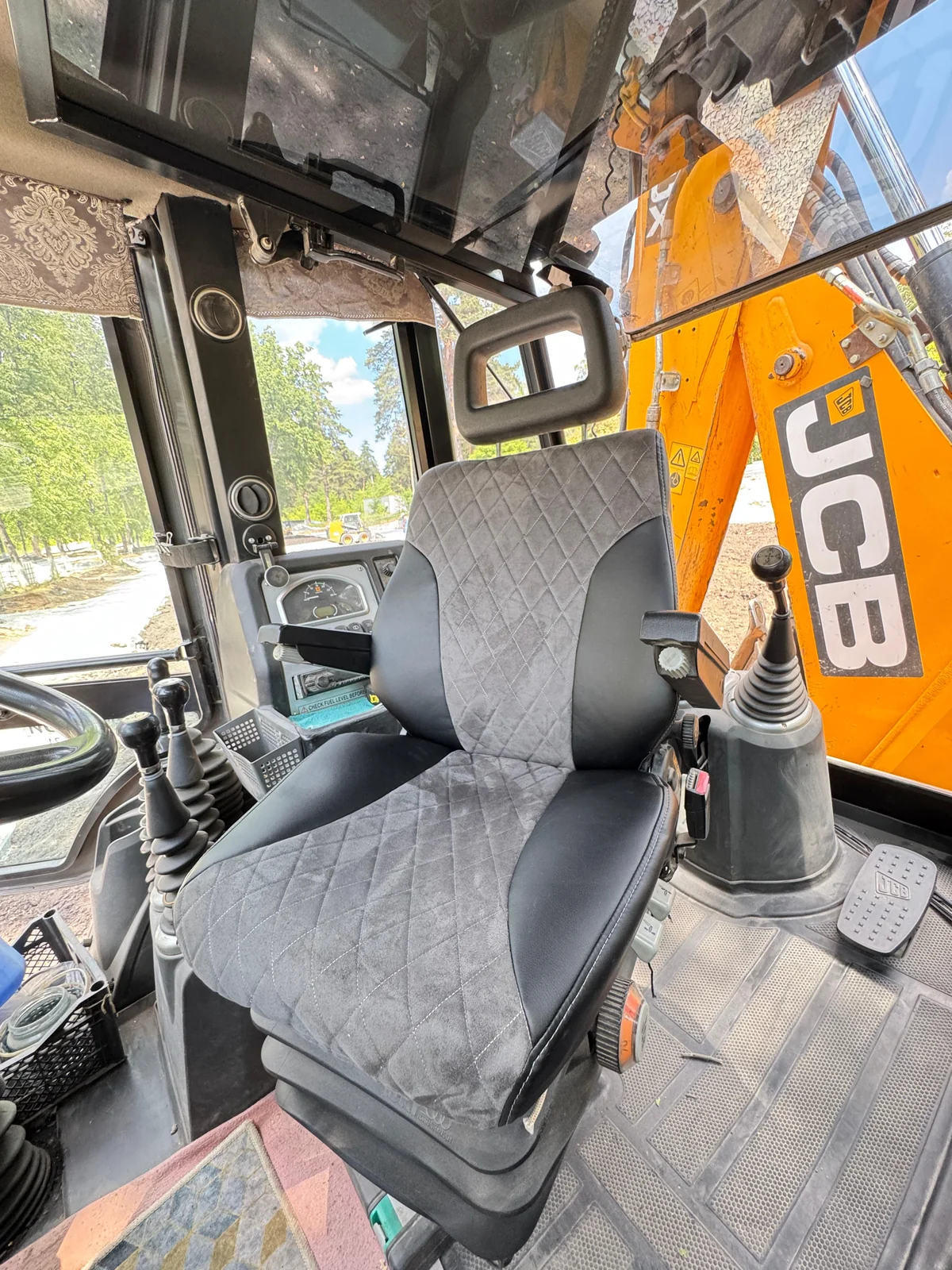 Чехол сиденья на экскаватор JCB 3CX 4CX 5CX алькантара